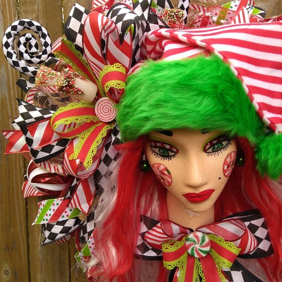 Peppermint Mannequin Head Wreath,Elf Wreath,Christmas Wreath,Santa Diva,Winter - Picture 4 of 11